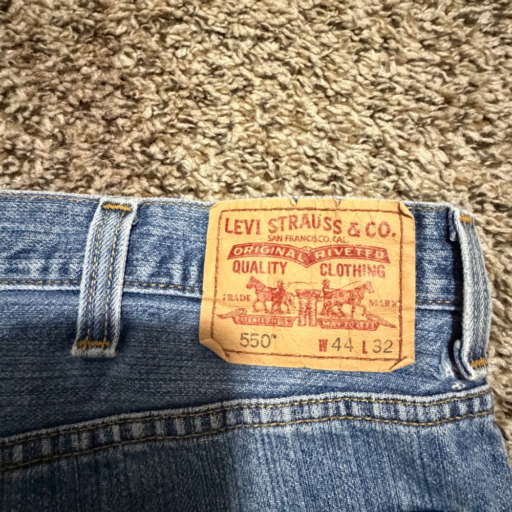 Levis 550 Relaxed Fit Blue Jeans Mens 44x32 Medium Wash Cotton Denim 550-0216 - Picture 5 of 7